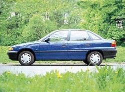 Opel Astra F 1.7 TDS Sedan (T92) фото